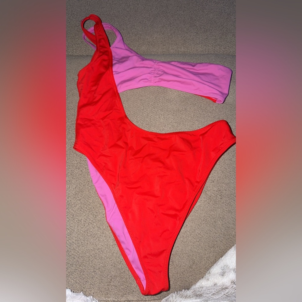 Women’s Two-Tone One-Piece Swimsuit - Red & Pink